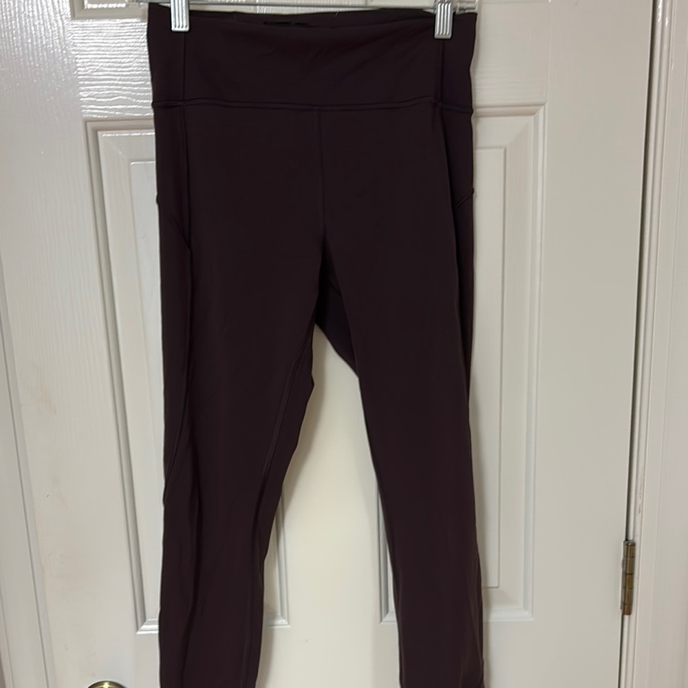 Lululemon High-Waisted Leggings - Dark Purple